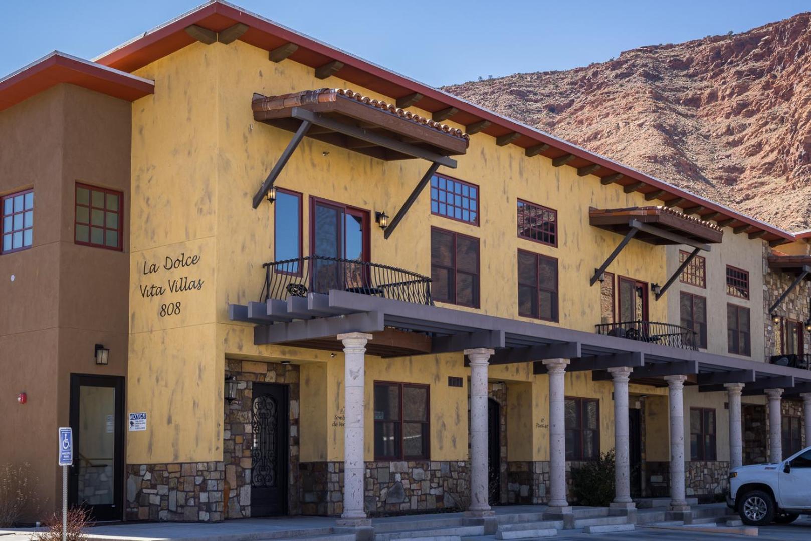 Unique Downtown Rental - La Dolce Vita Villas #5 Moab Kültér fotó